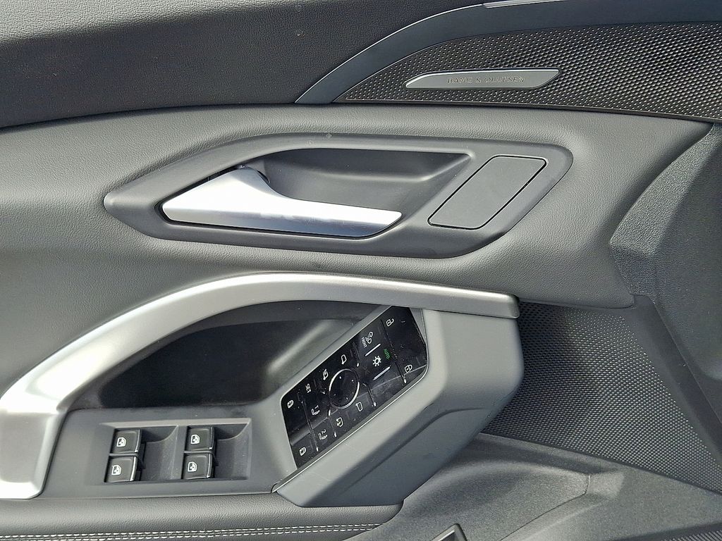 Thumbnail: 2026 Audi Q5 - 9