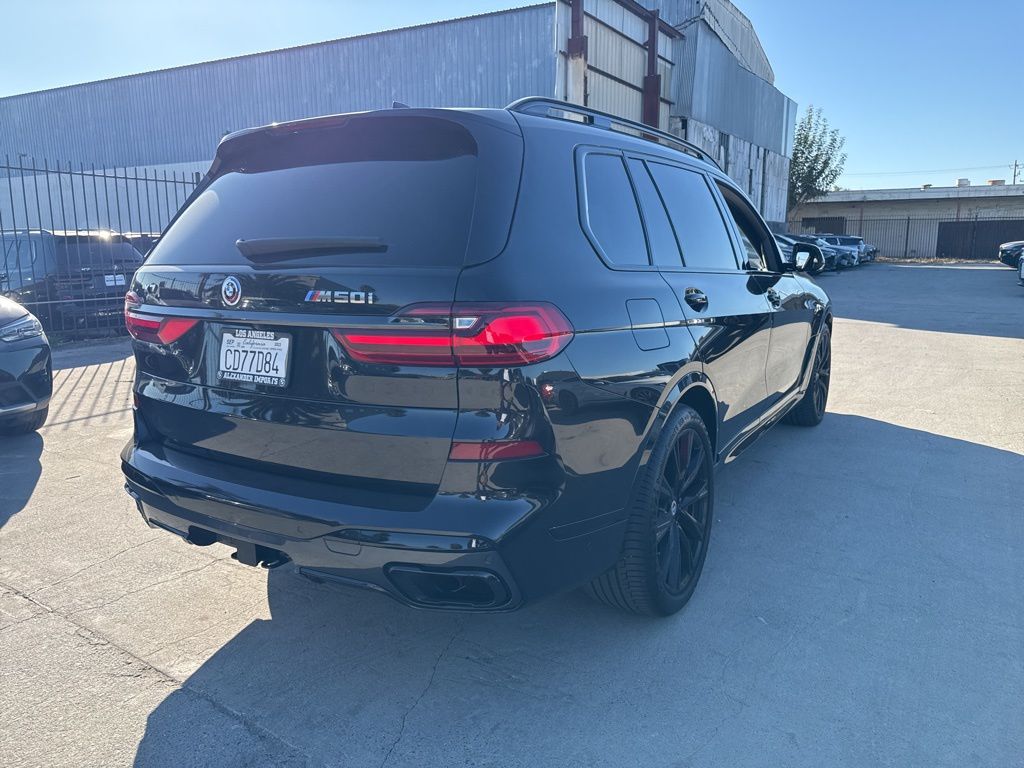 2022 BMW X7 M50i 3