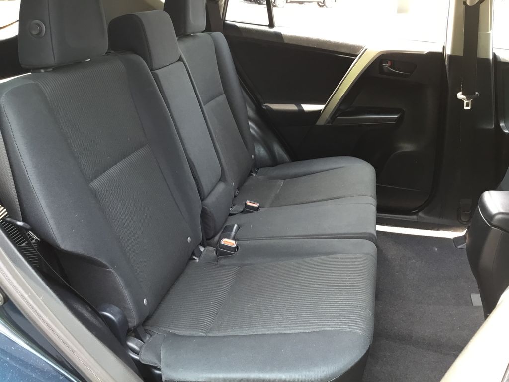 2018 Toyota RAV4 LE 12