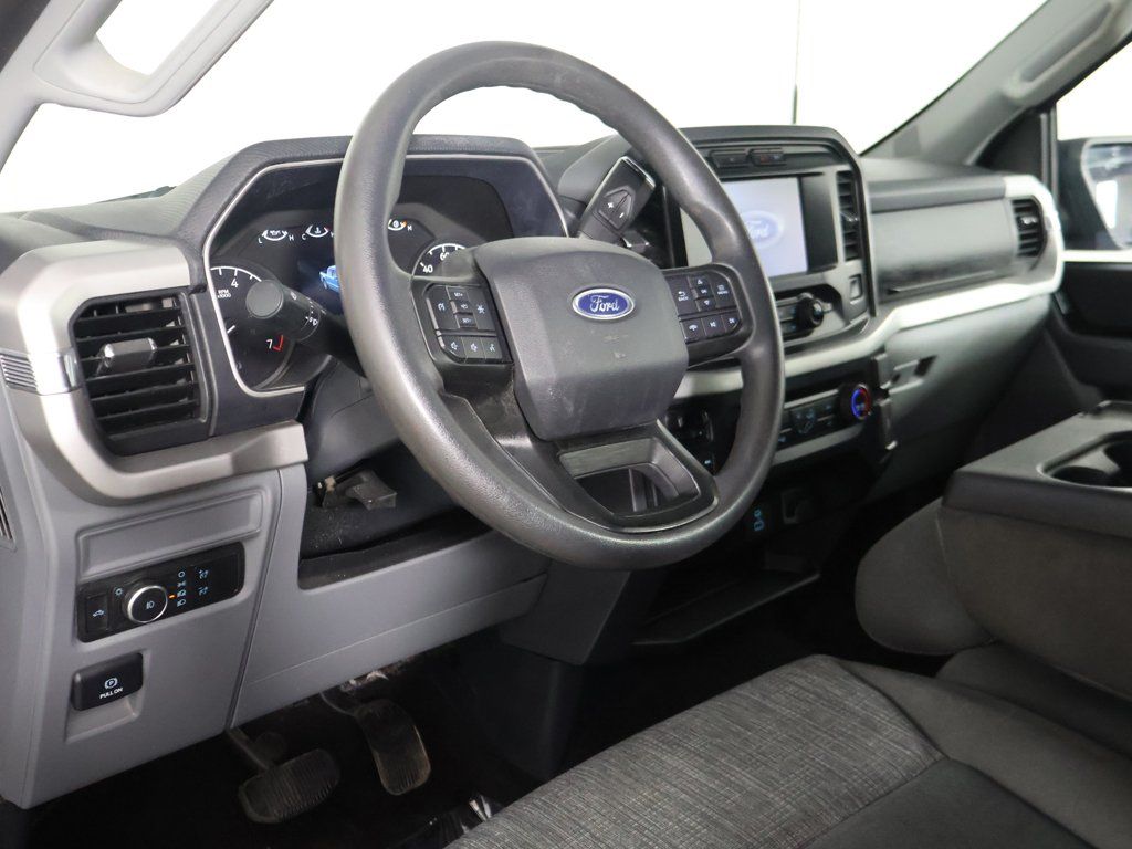Used 2022 Silver Ford XLT image 25