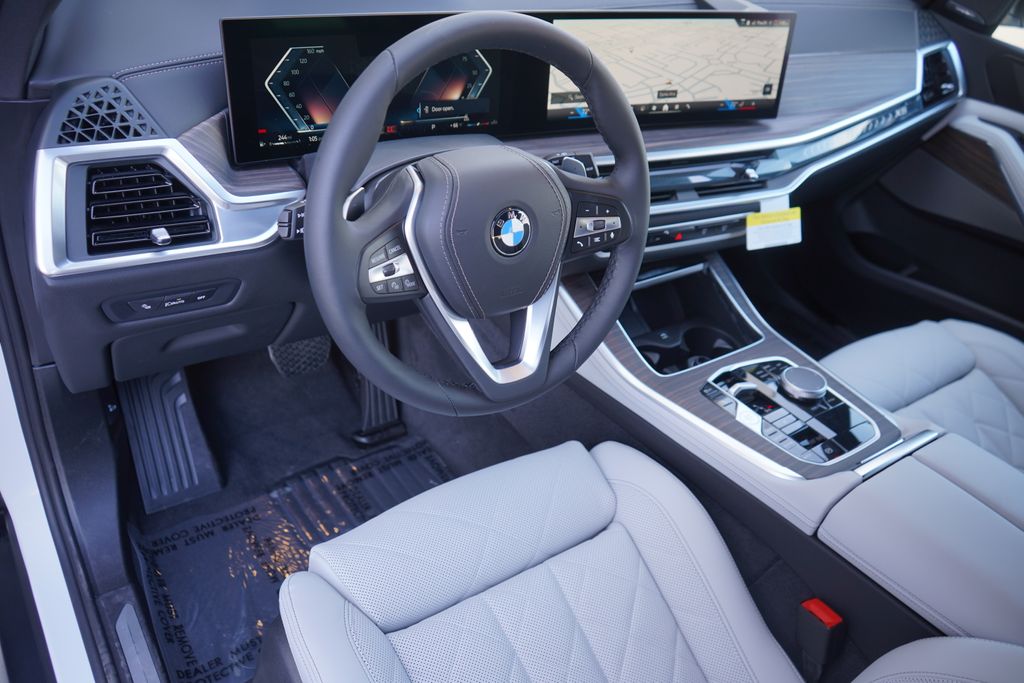 2025 BMW X5 sDrive40i 12