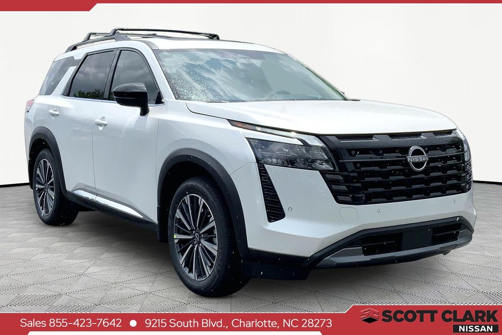 2026 Nissan Pathfinder Platinum 4WD's photo
