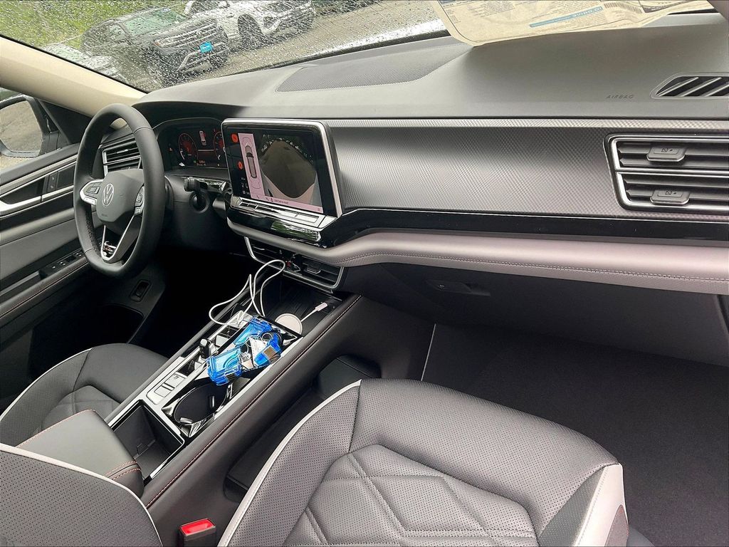 2026 Volkswagen Atlas — photo 10