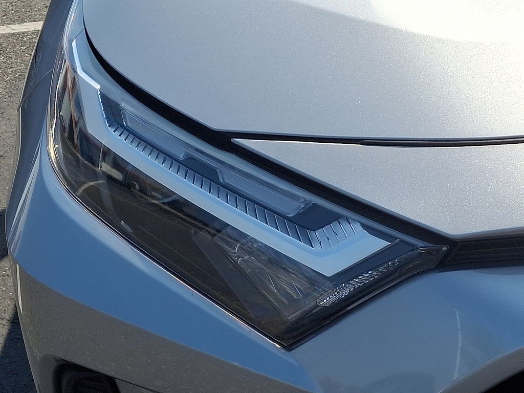 2022 Toyota RAV4 XLE 9