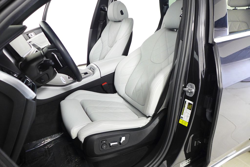 Thumbnail: 2023 BMW X5 - 21