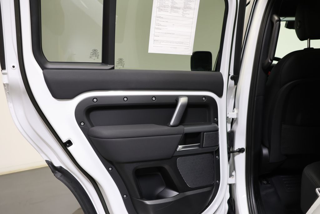 Thumbnail: 2023 Land Rover Defender - 31
