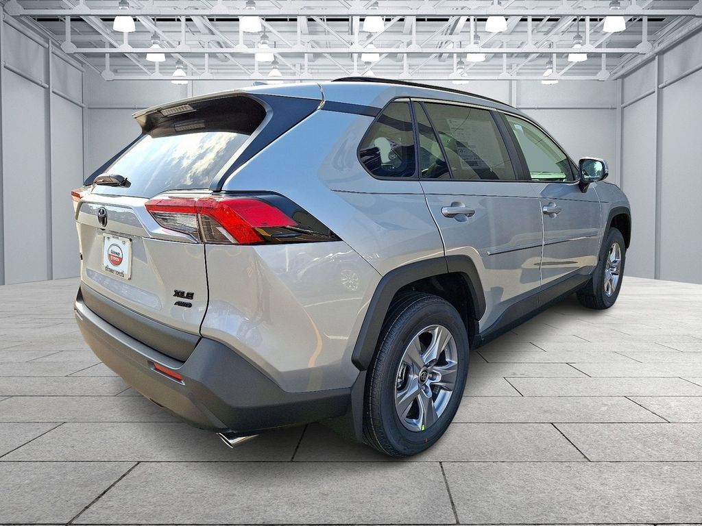 Thumbnail: 2025 Toyota RAV4 - 3