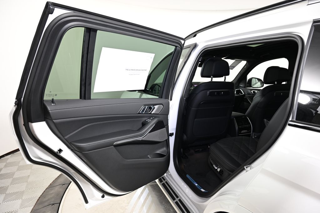 2026 BMW X7 xDrive40i 23