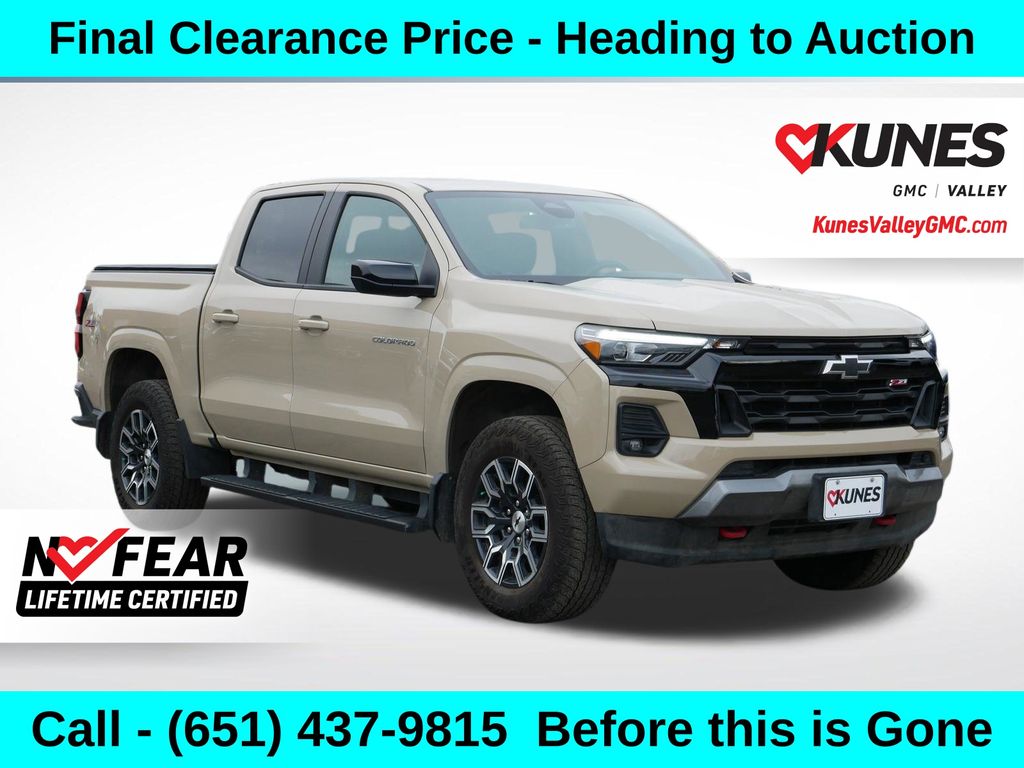 Sand Dune Metallic 2023 Chevrolet Colorado Z71 Crew Cab 4WD Pickup Truck Four-Wheel Drive 8-Speed Automatic