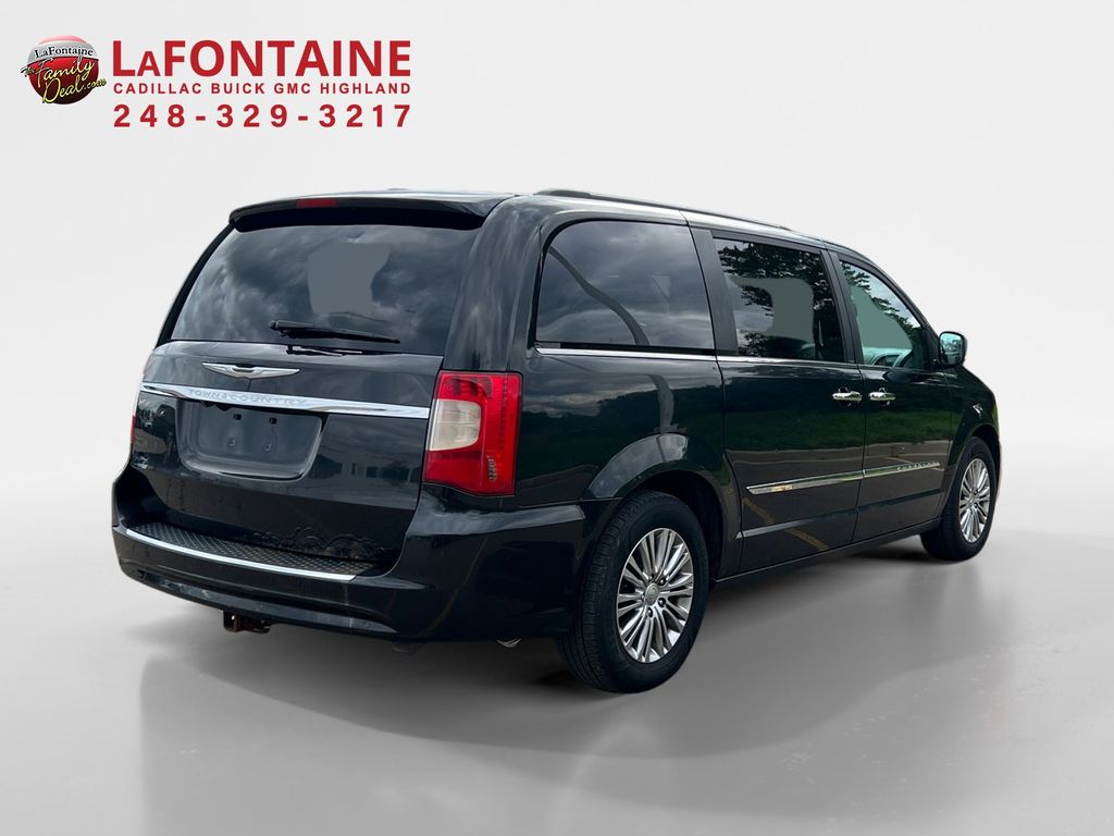 2014 Chrysler Town & Country Touring-L 7