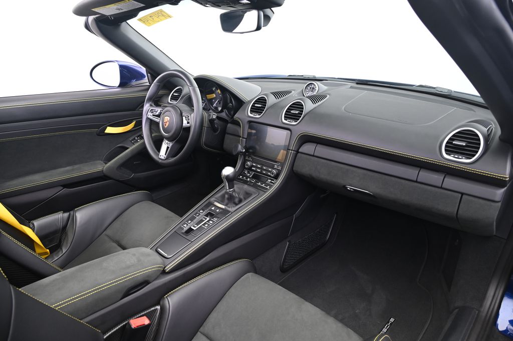 2022 Porsche   29