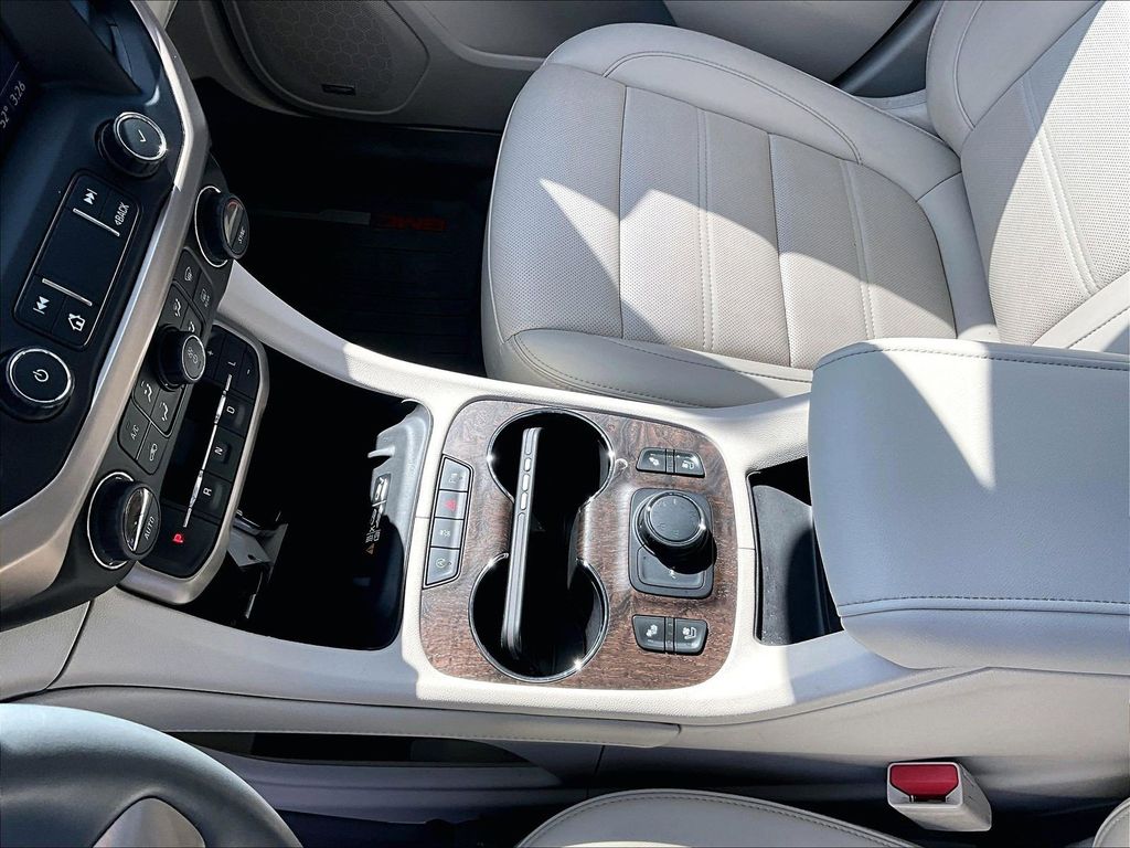 2023 GMC Acadia — photo 20