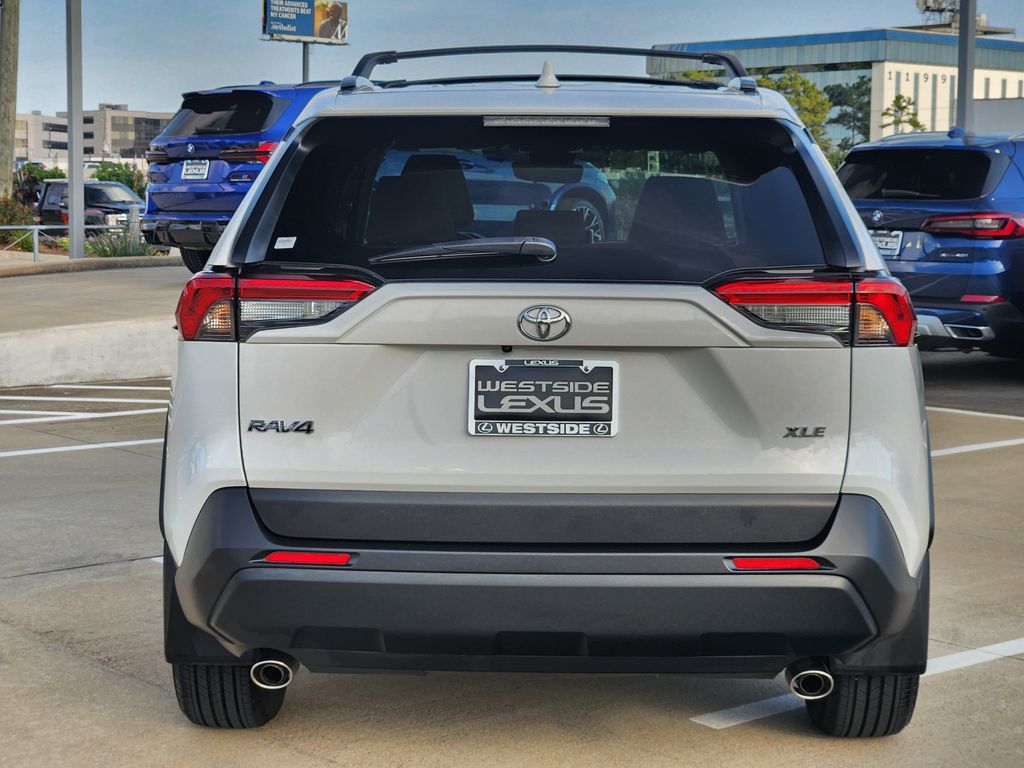 2023 Toyota RAV4 XLE - 5