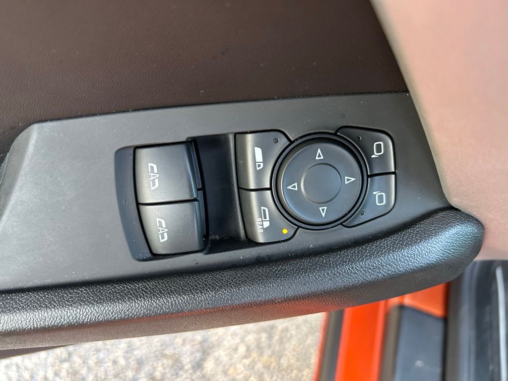 Thumbnail: 2022 Chevrolet Camaro - 16