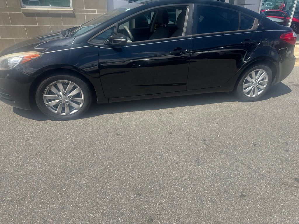 Aurora Black Pearl 2016 Kia Forte Sedan Front-Wheel Drive 6-Speed Automatic