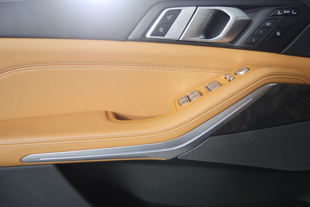 Thumbnail: 2024 BMW X7 - 9