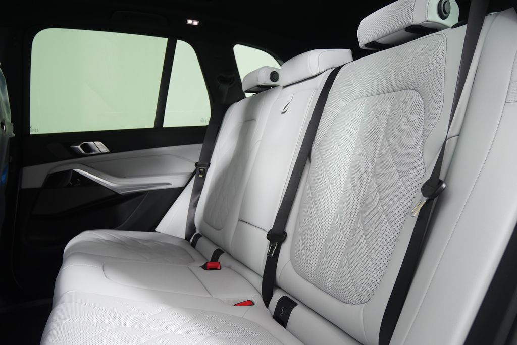 Thumbnail: 2026 BMW X5 - 16