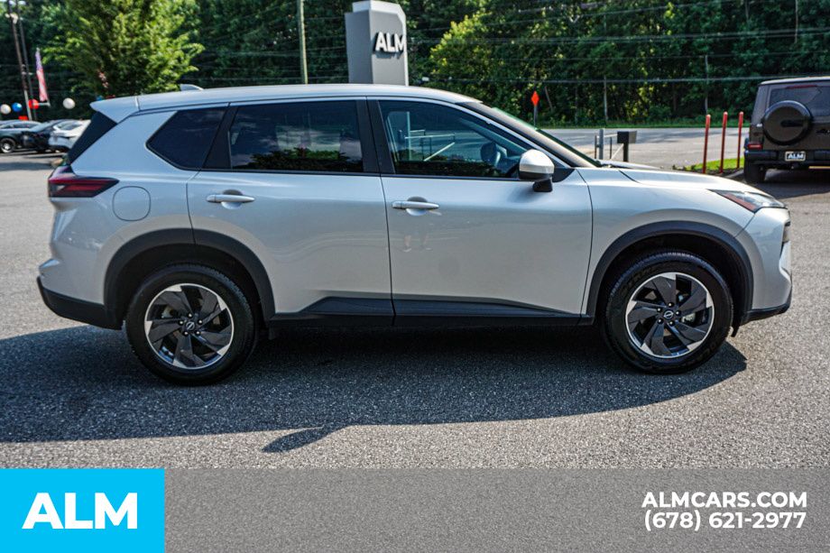 Used 2024 Silver Nissan SV image 8
