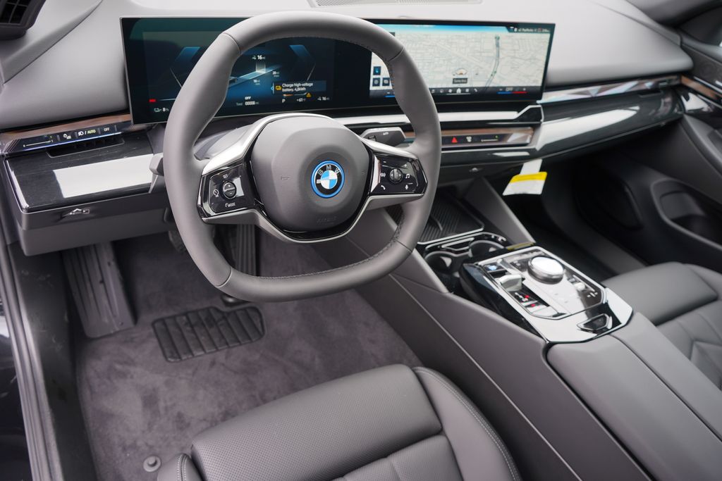 2024 BMW i5 eDrive40 12