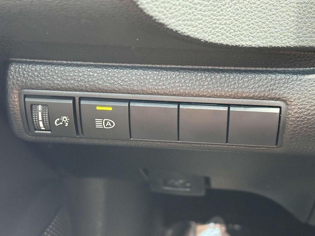 2021 Toyota Corolla SE 18
