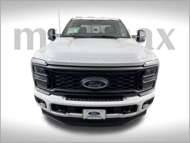 2025 Ford F-250 photo 12