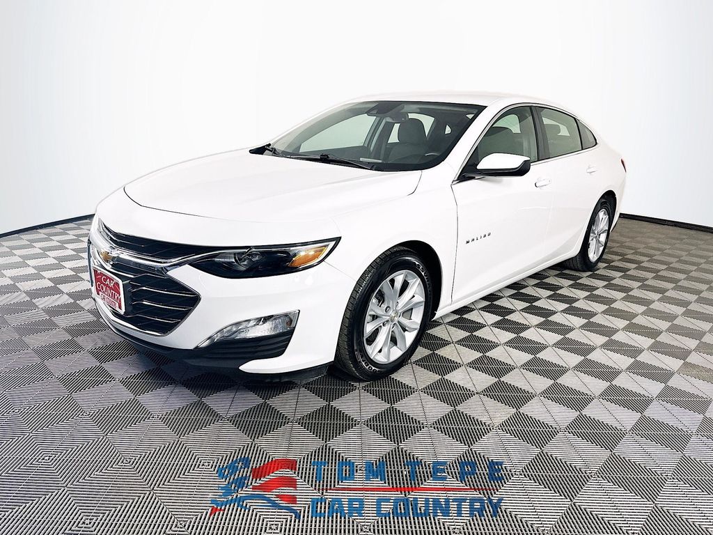 Summit White 2025 Chevrolet Malibu Sedan Front-Wheel Drive Continuously Variable Transmission