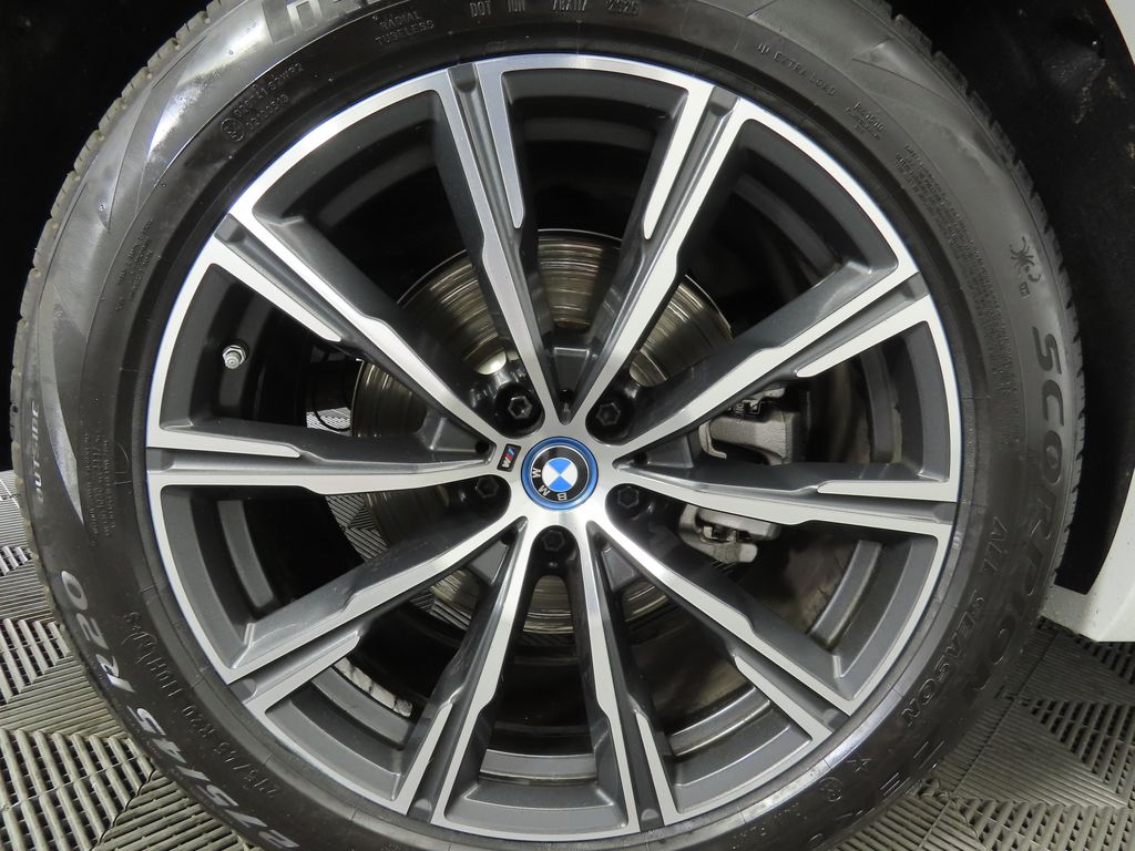 Thumbnail: 2023 BMW X5 - 32