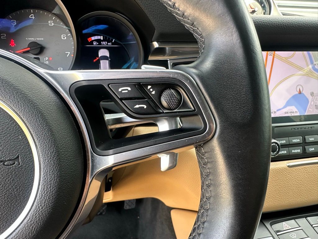 Thumbnail: 2018 Porsche Macan - 21