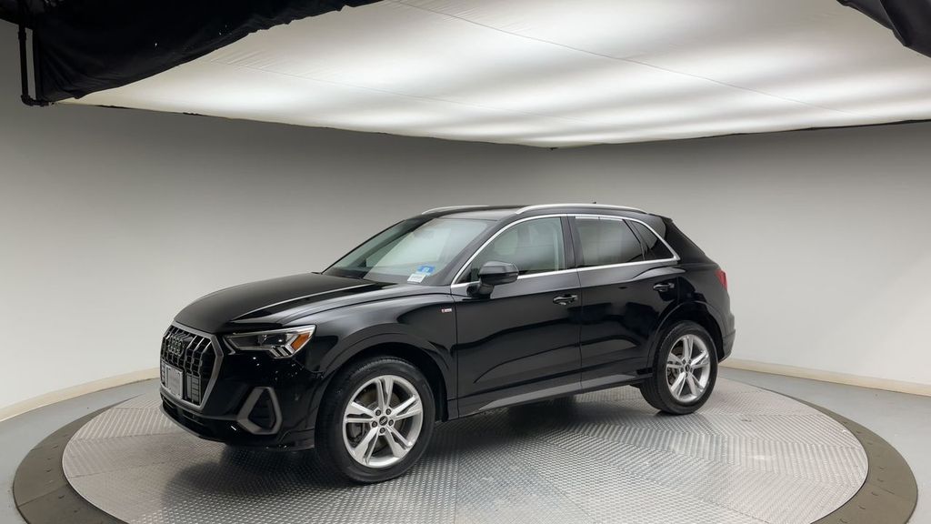 Thumbnail: 2021 Audi Q3 - 6