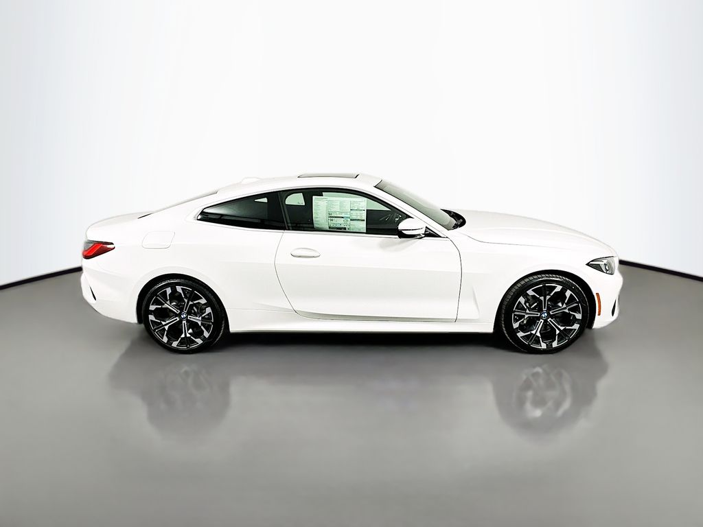 Thumbnail: 2025 BMW 4 Series - 4