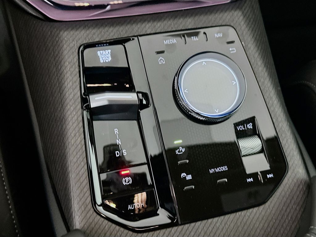 Thumbnail: 2026 BMW X3 - 15