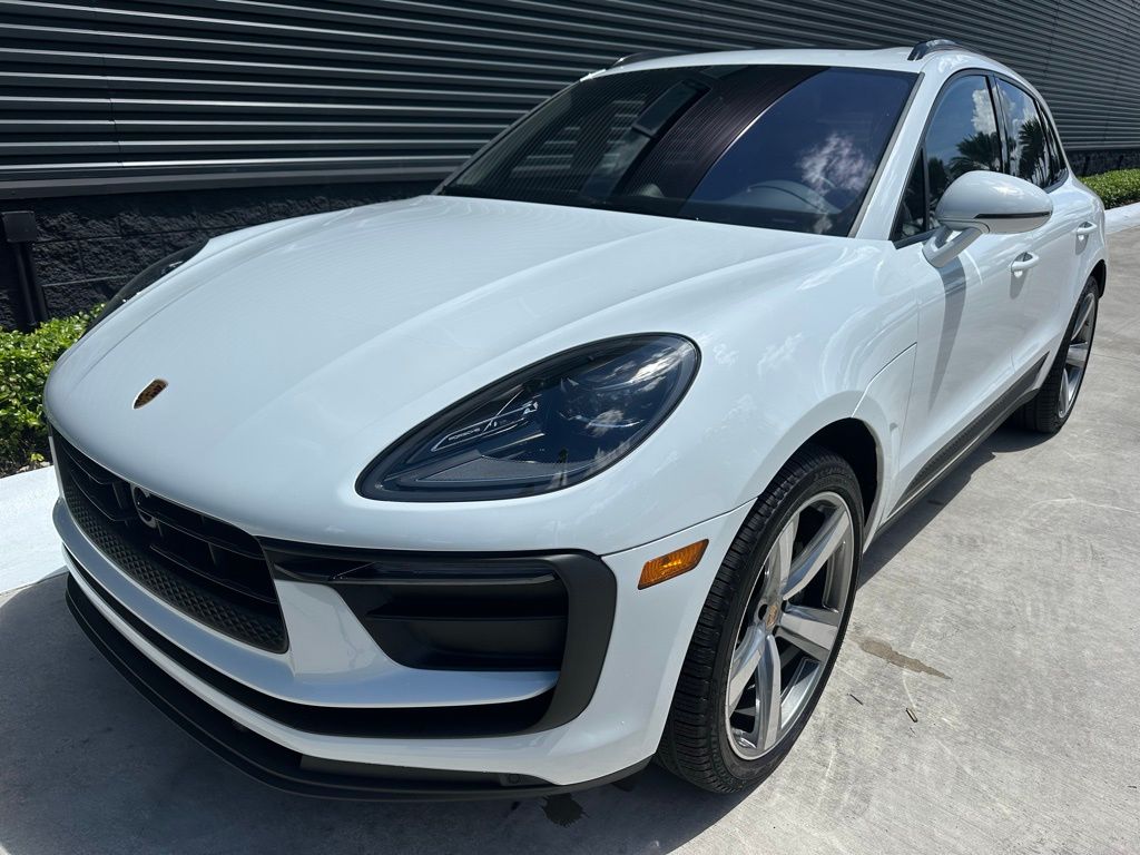 Thumbnail: 2025 Porsche Macan - 6