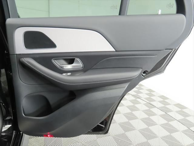 Thumbnail: 2026 Mercedes-Benz GLE - 28