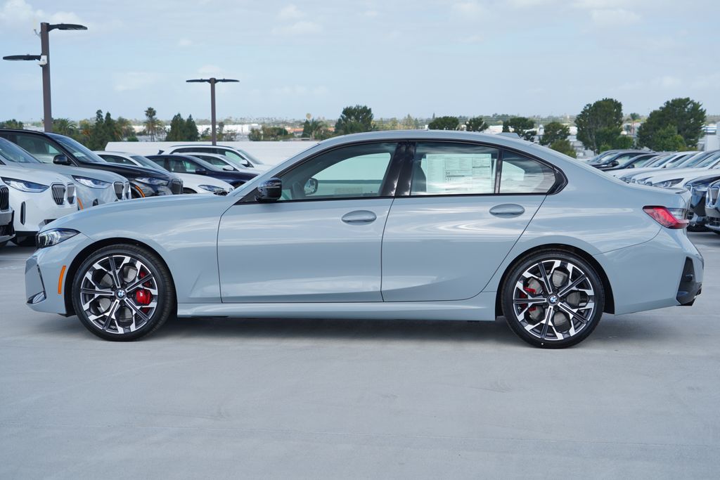 Thumbnail: 2026 BMW 3 Series - 4