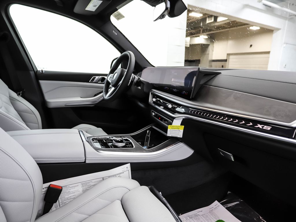 Thumbnail: 2026 BMW X5 - 30