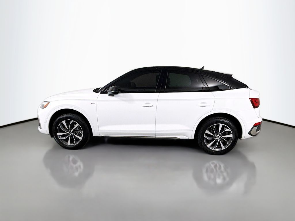 Thumbnail: 2022 Audi Q5 - 8