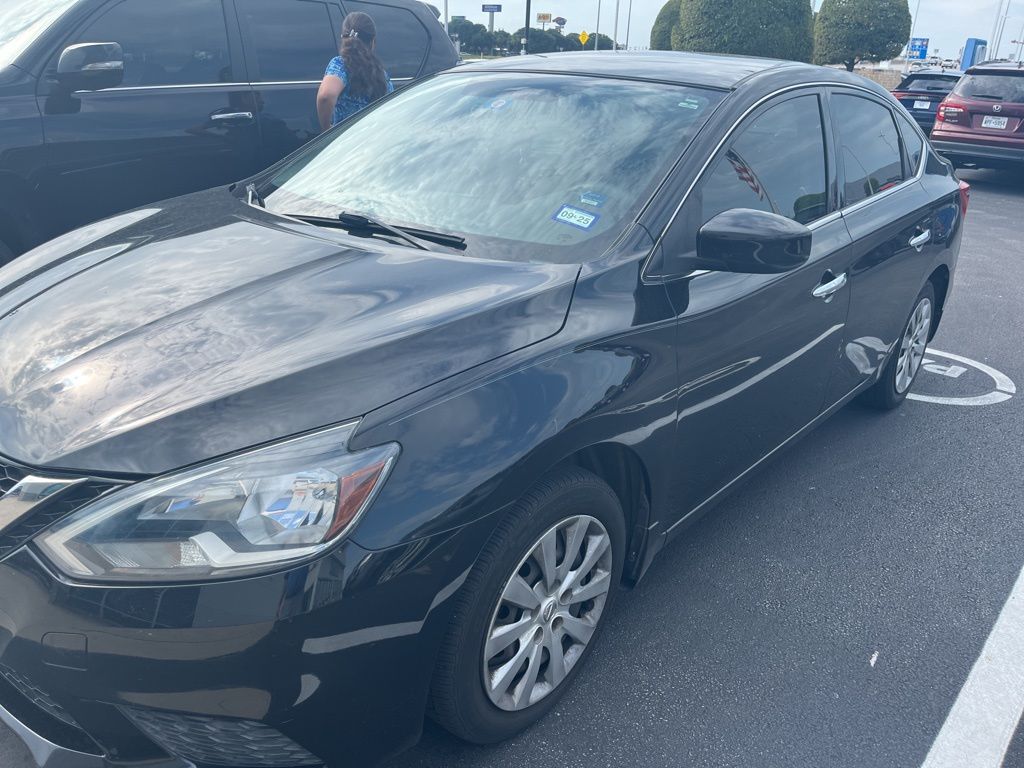 Thumbnail: 2016 Nissan Sentra - 6