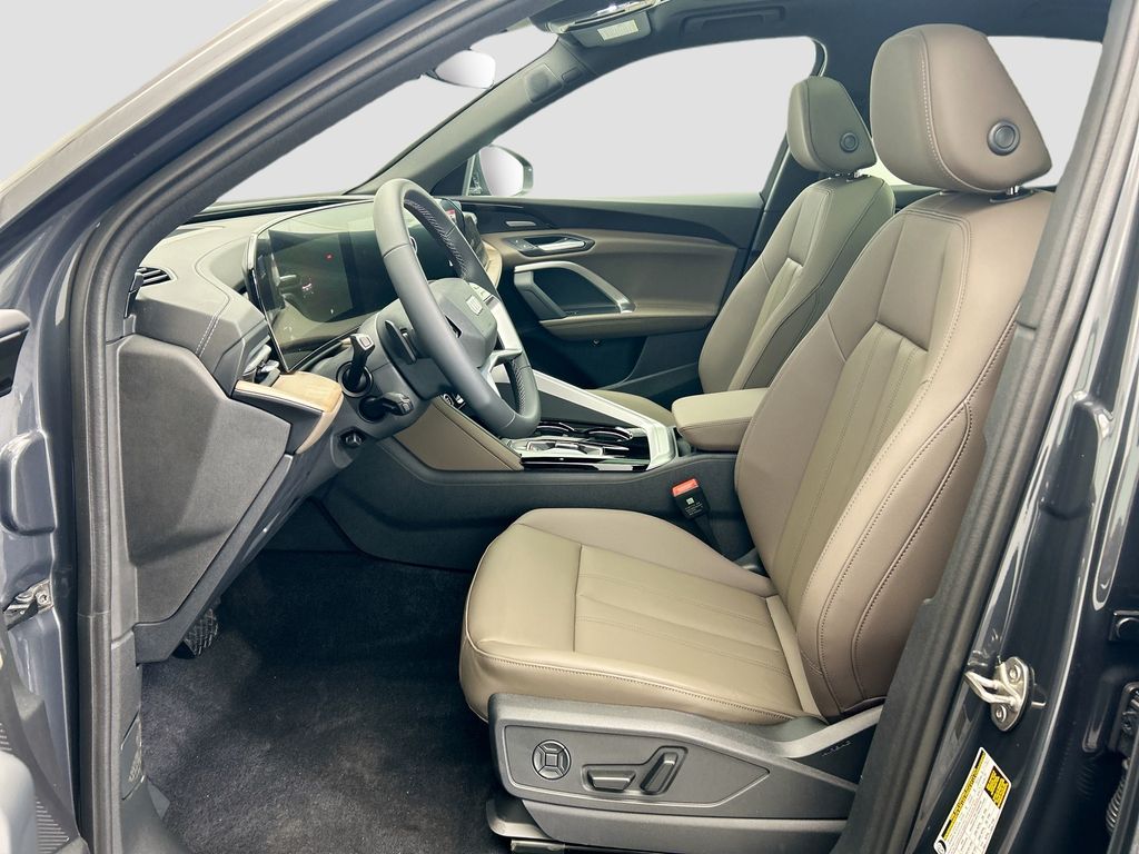 Thumbnail: 2025 Audi Q5 - 19