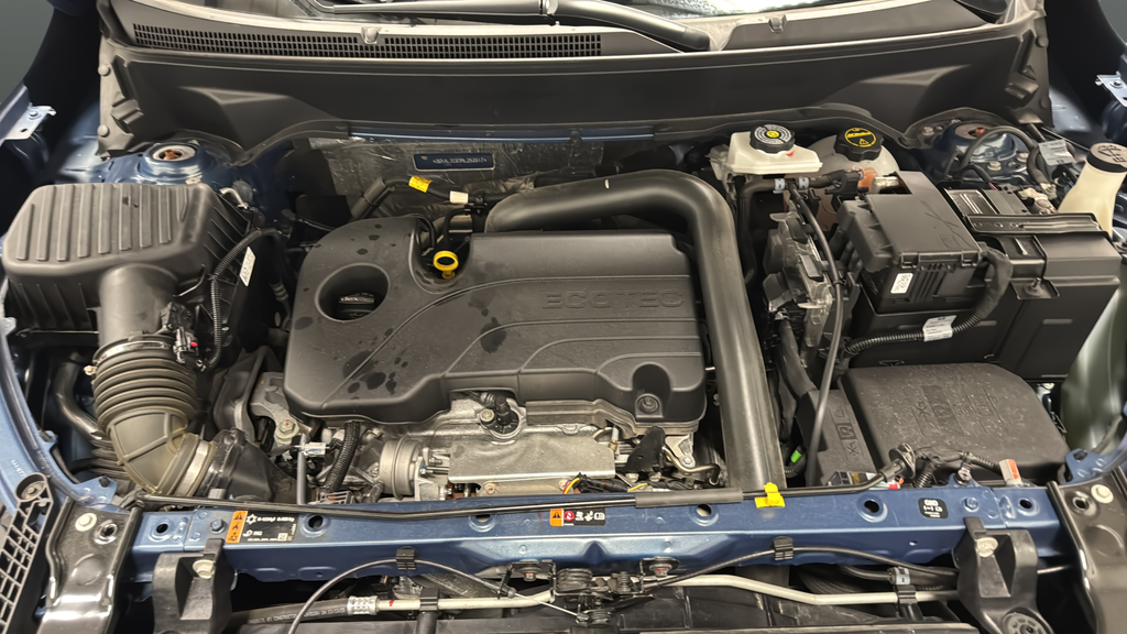 Used 2024 Downpour Metallic GMC SLE image 27
