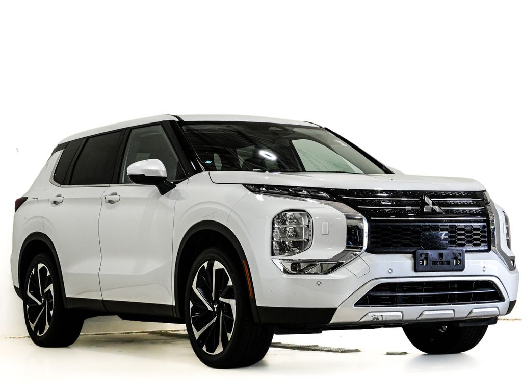 White 2024 Mitsubishi Outlander SUV / Crossover All-Wheel Drive Continuously Variable Transmission