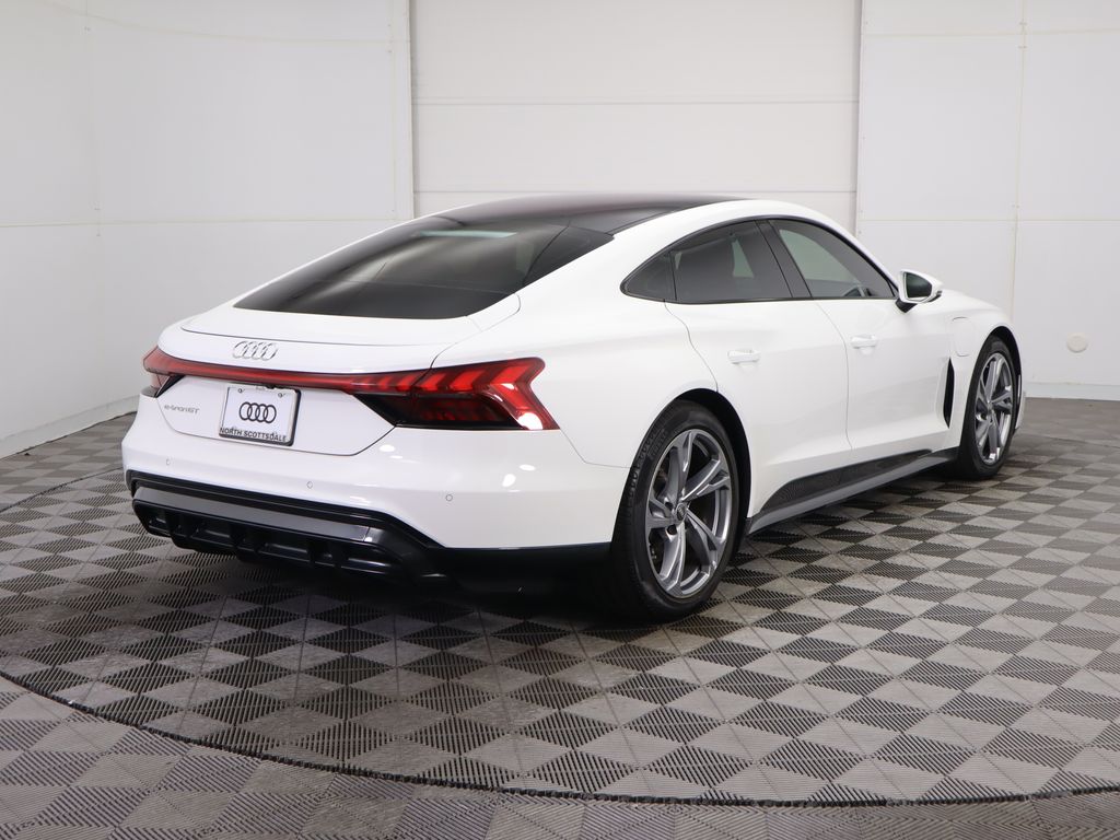 2022 Audi e-tron GT Premium Plus 5