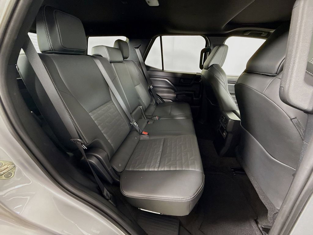 Thumbnail: 2025 Toyota 4Runner - 29