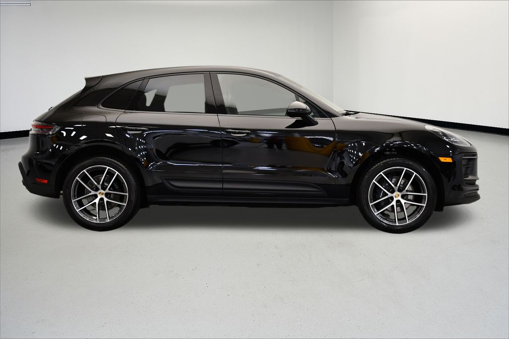 Thumbnail: 2026 Porsche Macan - 8