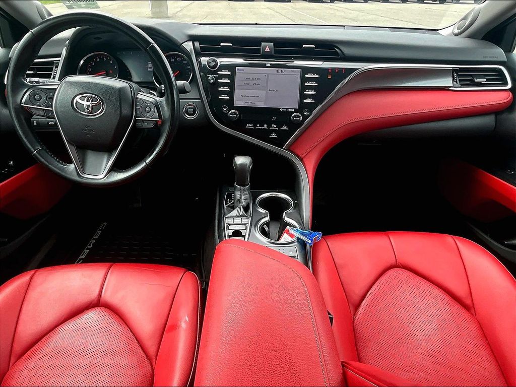 2018 Toyota Camry — photo 21