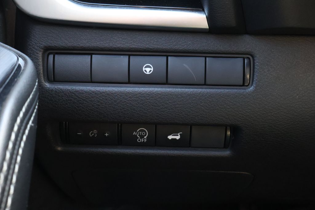 Thumbnail: 2023 Nissan Rogue - 32