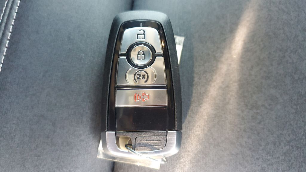 New 2025 Green Ford Badlands image 45