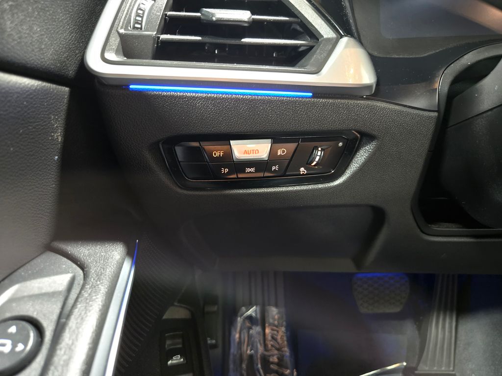 2022 BMW 3 Series 330i - Photo 13