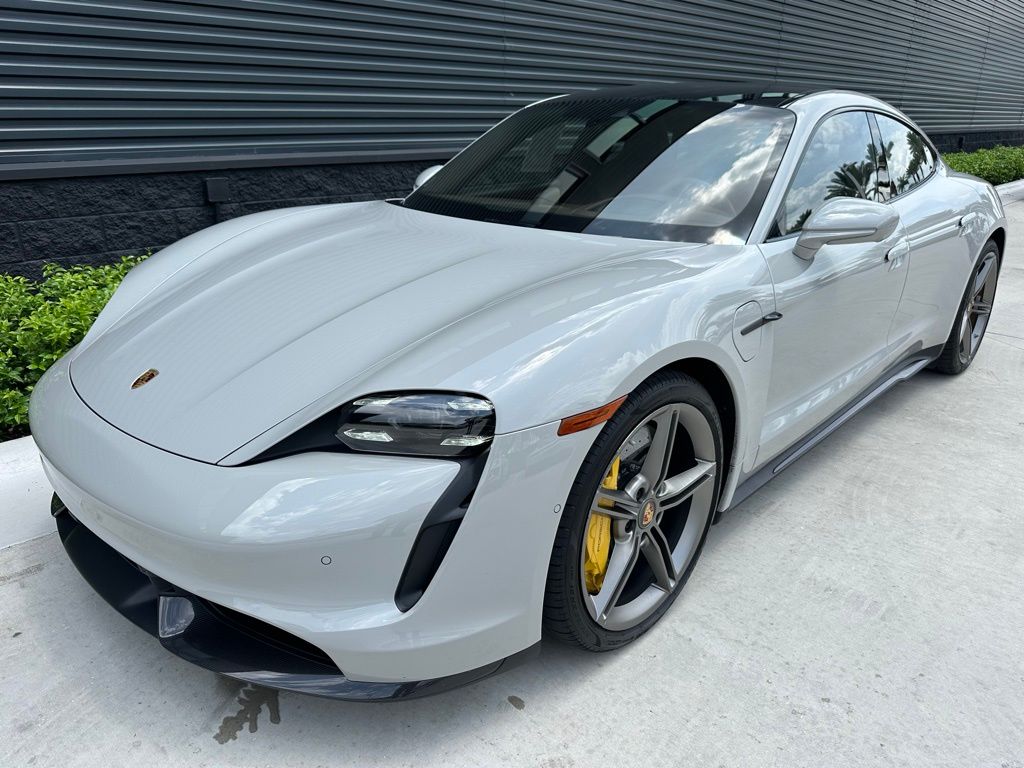 2024 Porsche Taycan Turbo 6