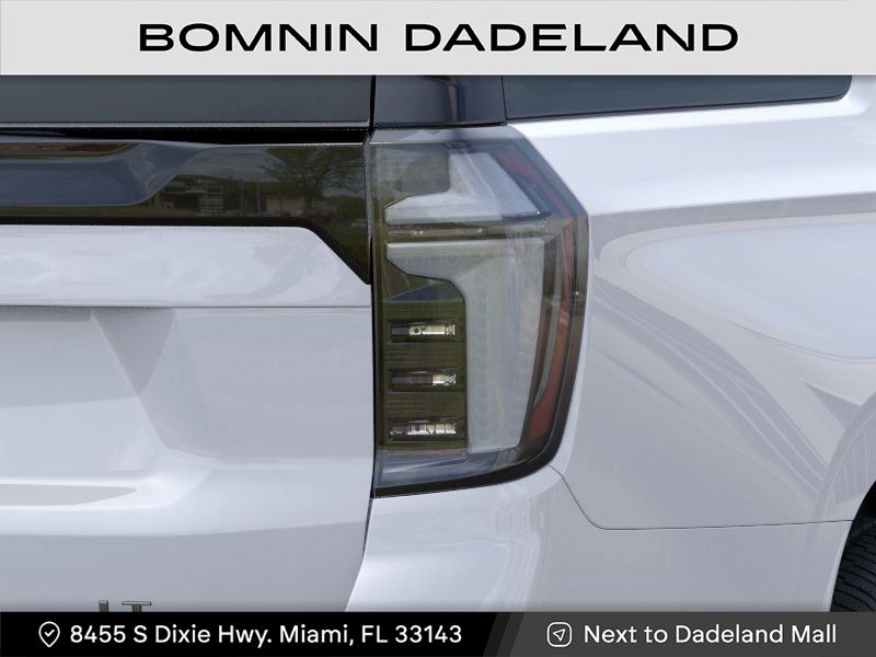2025 Chevrolet Suburban LT photo