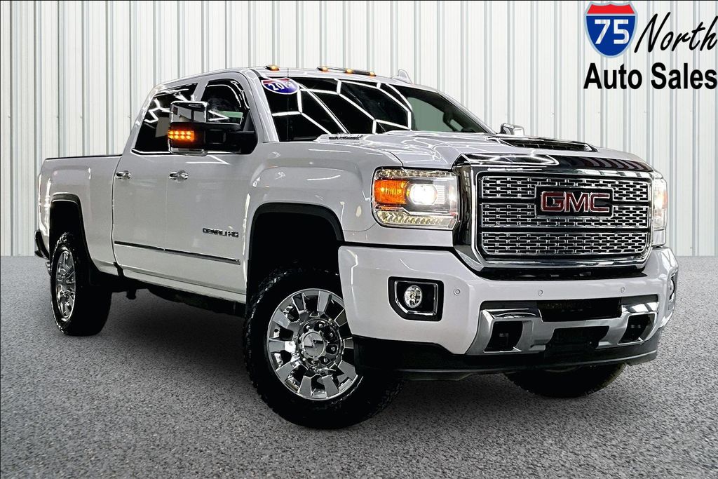White Frost Tricoat 2019 GMC Sierra 2500HD Denali Crew Cab 4WD Pickup Truck Four-Wheel Drive 6-Speed Automatic